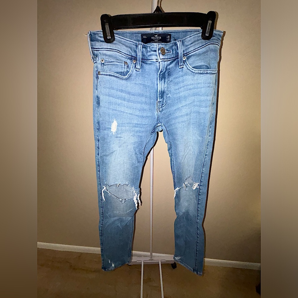 Ripped skinny jeans